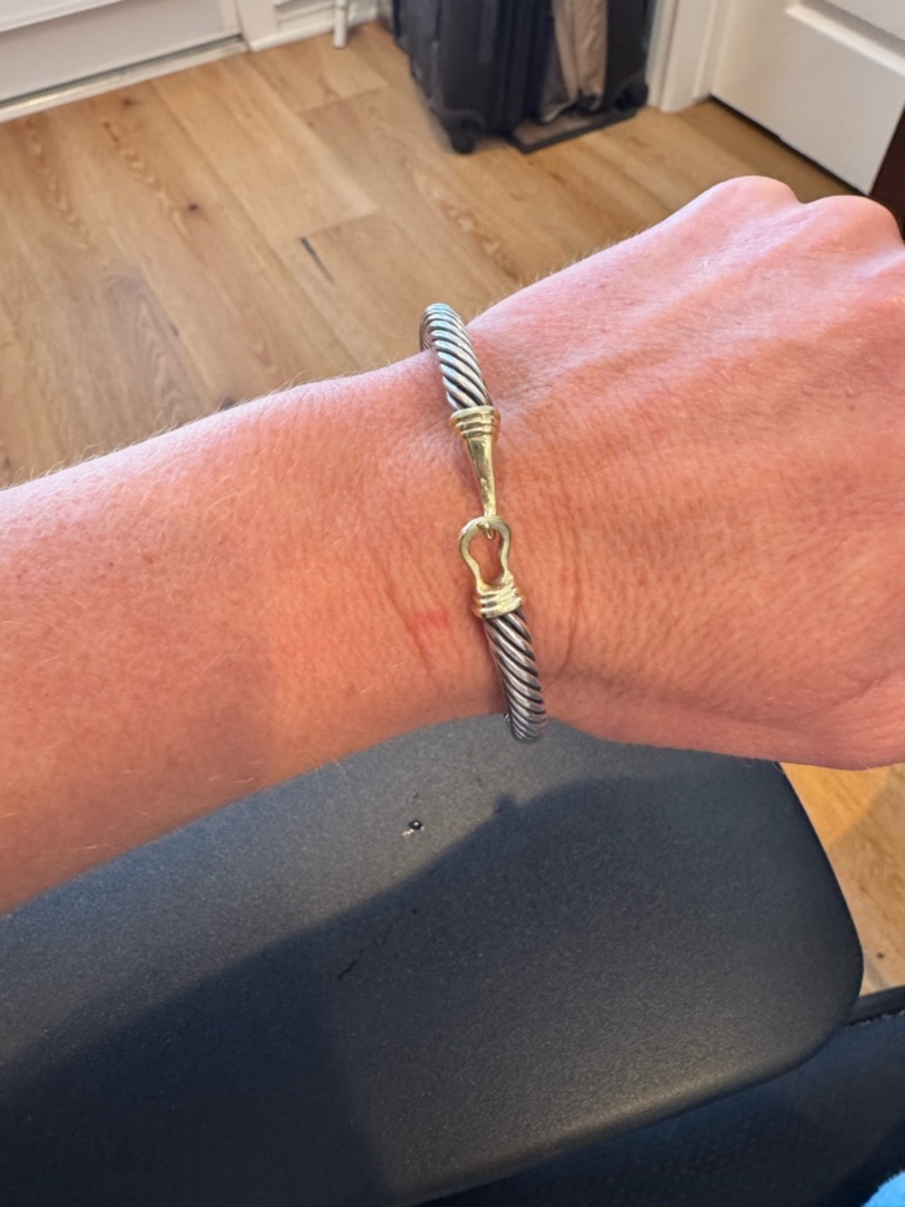 ✨ David Yurman Buckle Bracelet – Sterling Silver & 14K Gold ✨ - Picture 8 of 8